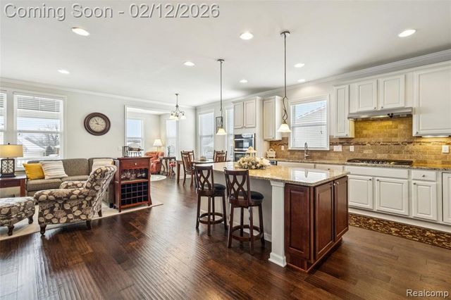 9431 Pine Valley Drive, Grand Blanc, MI 48439