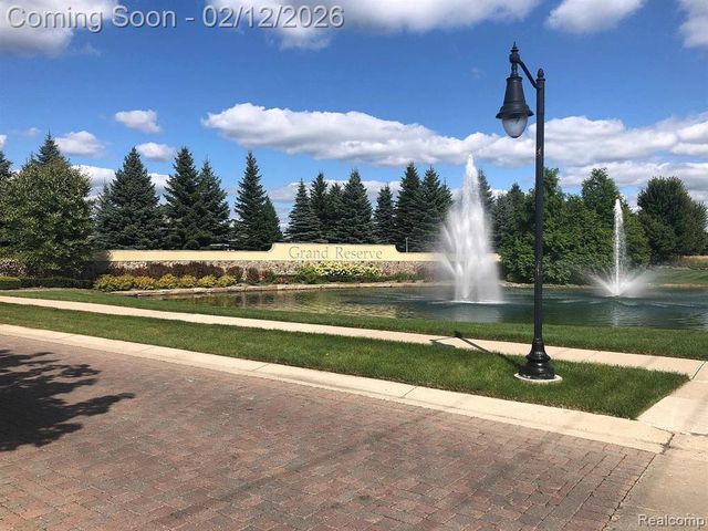 9431 Pine Valley Drive, Grand Blanc, MI 48439