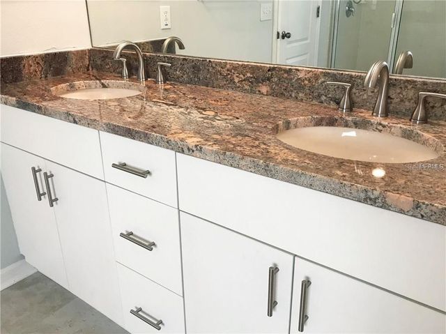 1934 ABBEY RIDGE DRIVE, Dover, FL 33527