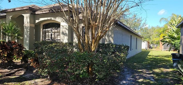 1934 ABBEY RIDGE DRIVE, Dover, FL 33527