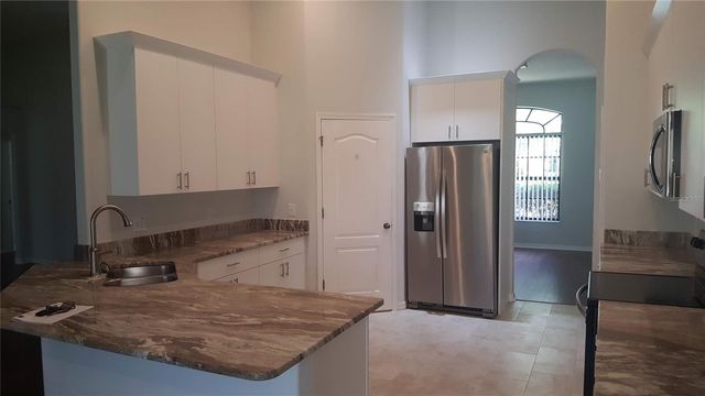 1934 ABBEY RIDGE DRIVE, Dover, FL 33527