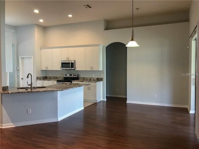 1934 ABBEY RIDGE DRIVE, Dover, FL 33527