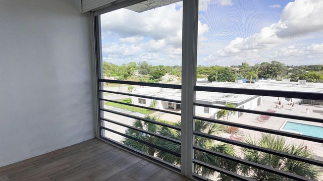 4640 Lucerne Lakes Boulevard 502, Lake Worth, FL 33467