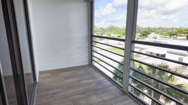 4640 Lucerne Lakes Boulevard 502, Lake Worth, FL 33467