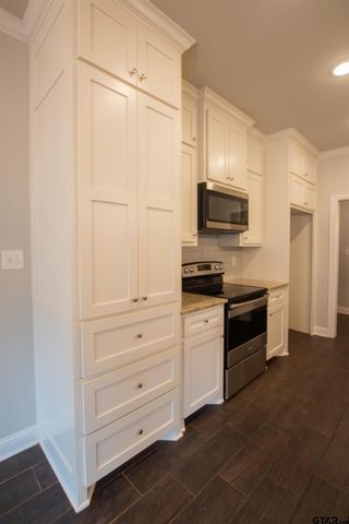 822 Lindsey Ln, Whitehouse, TX 75791
