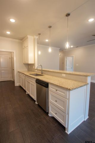 822 Lindsey Ln, Whitehouse, TX 75791