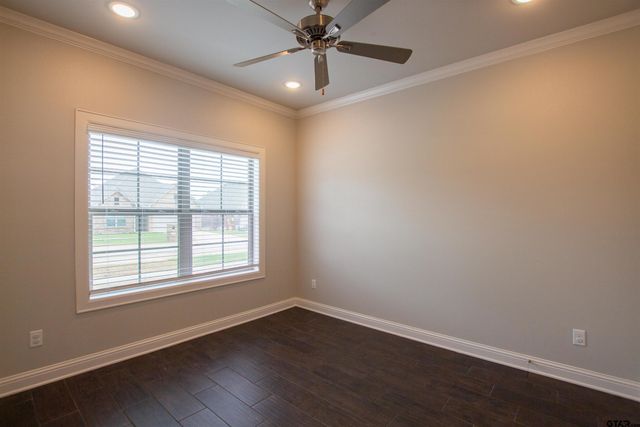 822 Lindsey Ln, Whitehouse, TX 75791