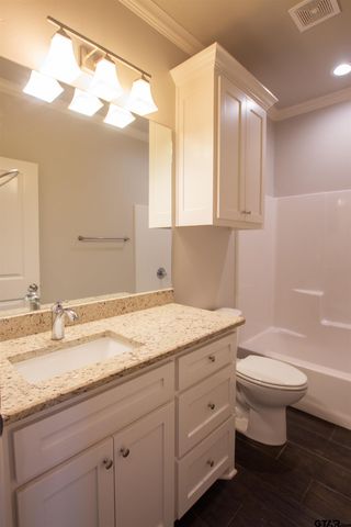 822 Lindsey Ln, Whitehouse, TX 75791