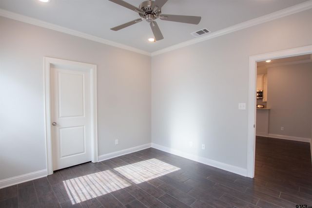 822 Lindsey Ln, Whitehouse, TX 75791