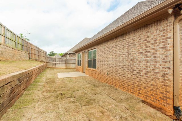 822 Lindsey Ln, Whitehouse, TX 75791