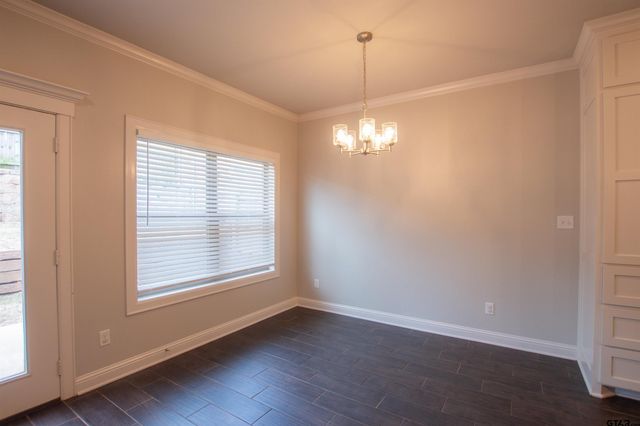 822 Lindsey Ln, Whitehouse, TX 75791