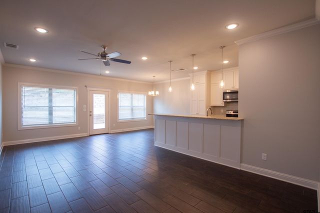 822 Lindsey Ln, Whitehouse, TX 75791