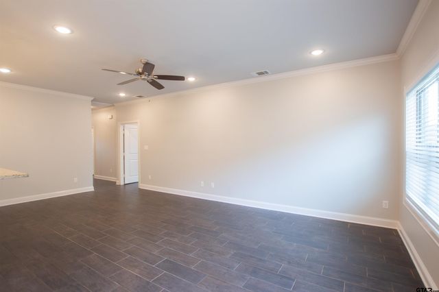 822 Lindsey Ln, Whitehouse, TX 75791