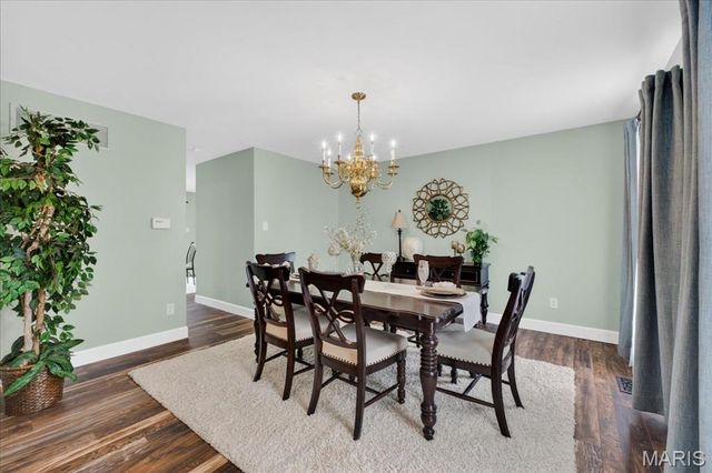 5527 Hennsley Circle, Weldon Spring, MO 63304