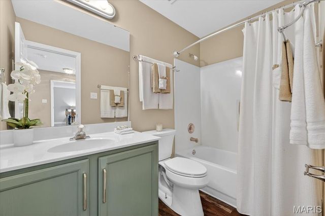 5527 Hennsley Circle, Weldon Spring, MO 63304