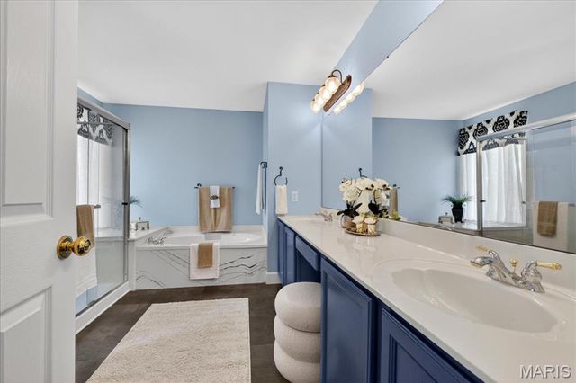5527 Hennsley Circle, Weldon Spring, MO 63304
