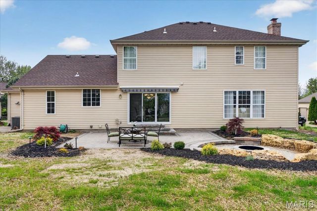 5527 Hennsley Circle, Weldon Spring, MO 63304