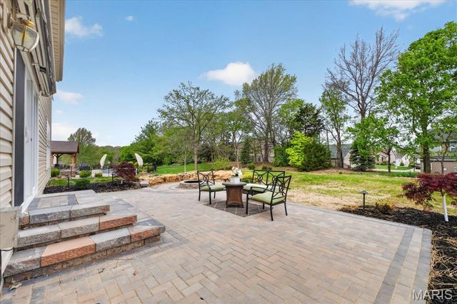5527 Hennsley Circle, Weldon Spring, MO 63304