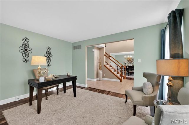 5527 Hennsley Circle, Weldon Spring, MO 63304