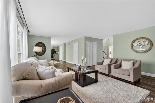 5527 Hennsley Circle, Weldon Spring, MO 63304