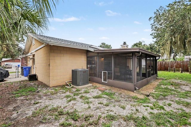819 CROSSWINDS DRIVE, Brandon, FL 33511