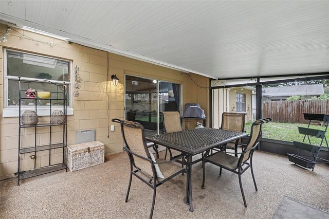819 CROSSWINDS DRIVE, Brandon, FL 33511