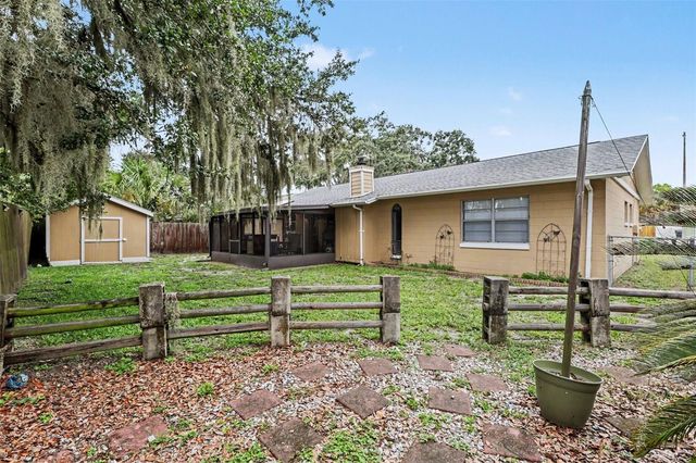 819 CROSSWINDS DRIVE, Brandon, FL 33511