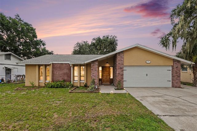 819 CROSSWINDS DRIVE, Brandon, FL 33511