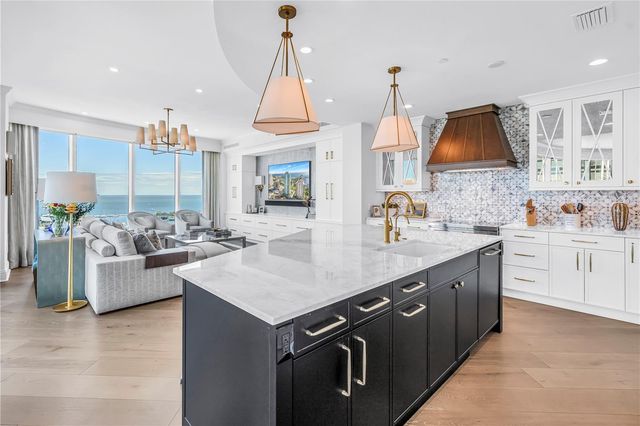 180 BEACH DRIVE NE 1401, St Petersburg, FL 33701