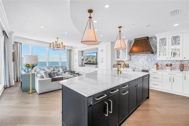 180 BEACH DRIVE NE 1401, St Petersburg, FL 33701