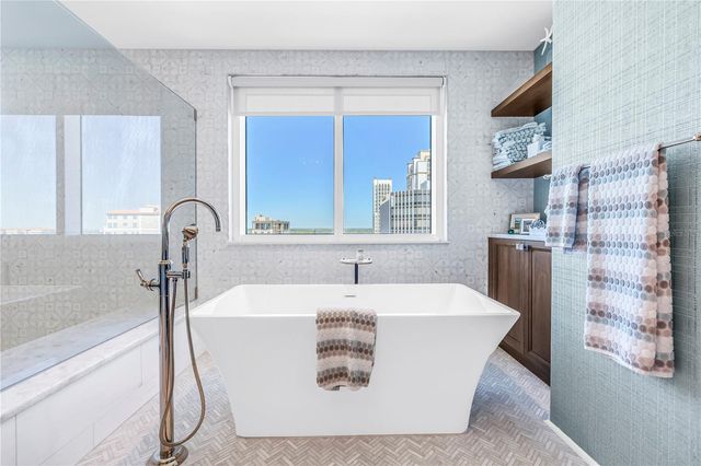 180 BEACH DRIVE NE 1401, St Petersburg, FL 33701