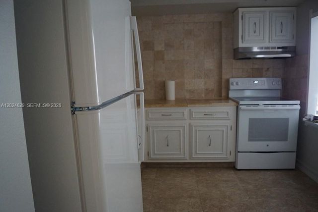 801 Three Islands Blvd 312, Hallandale Beach, FL 33009