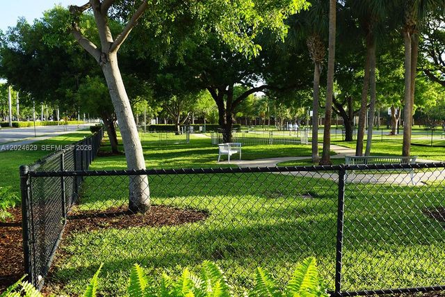 801 Three Islands Blvd 312, Hallandale Beach, FL 33009