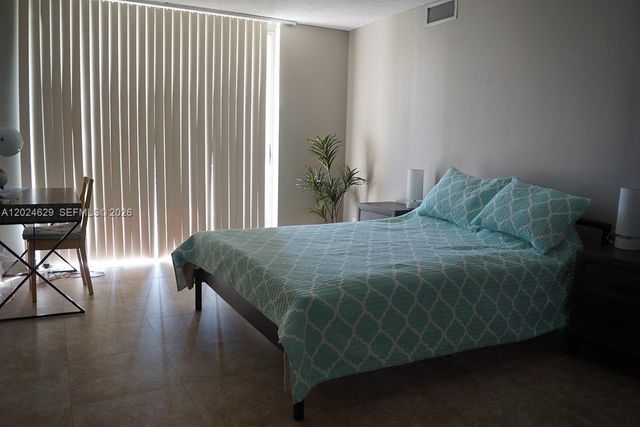 801 Three Islands Blvd 312, Hallandale Beach, FL 33009