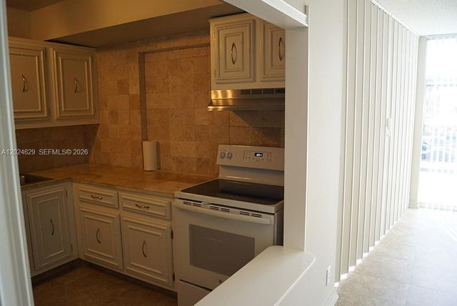 801 Three Islands Blvd 312, Hallandale Beach, FL 33009