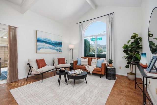1713 W Country Club Lane, Escondido, CA 92026