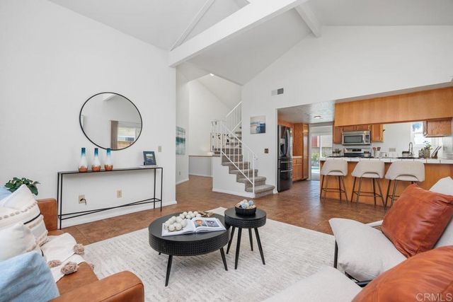 1713 W Country Club Lane, Escondido, CA 92026