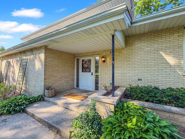 4705 Wild Cherry Road, Crystal Lake, IL 60012