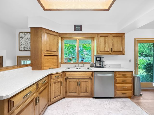 4705 Wild Cherry Road, Crystal Lake, IL 60012