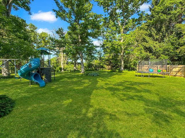 4705 Wild Cherry Road, Crystal Lake, IL 60012