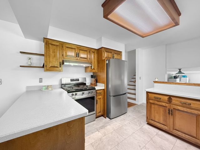 4705 Wild Cherry Road, Crystal Lake, IL 60012