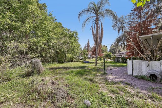 2315 EDGEWATER AVENUE, Leesburg, FL 34748