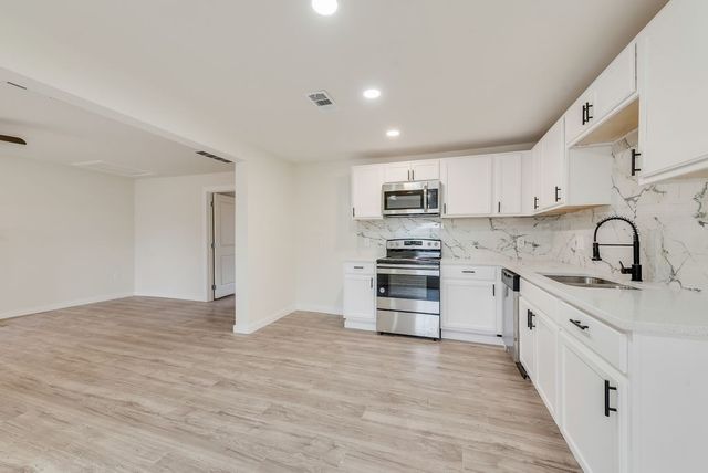 9410 Beacon Hill Circle, Dallas, TX 75217