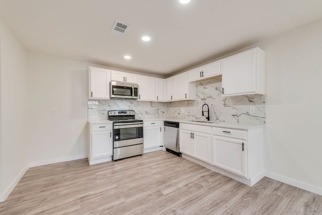 9410 Beacon Hill Circle, Dallas, TX 75217