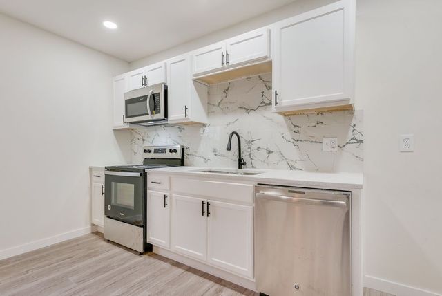 9410 Beacon Hill Circle, Dallas, TX 75217