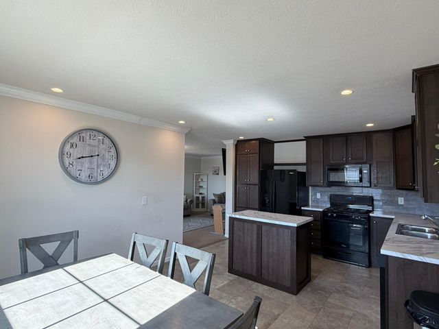 2022 Morgan Way, North Mankato, MN 56003