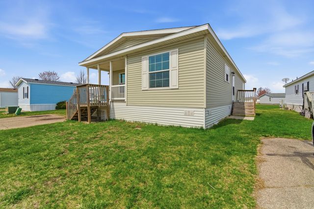 2022 Morgan Way, North Mankato, MN 56003