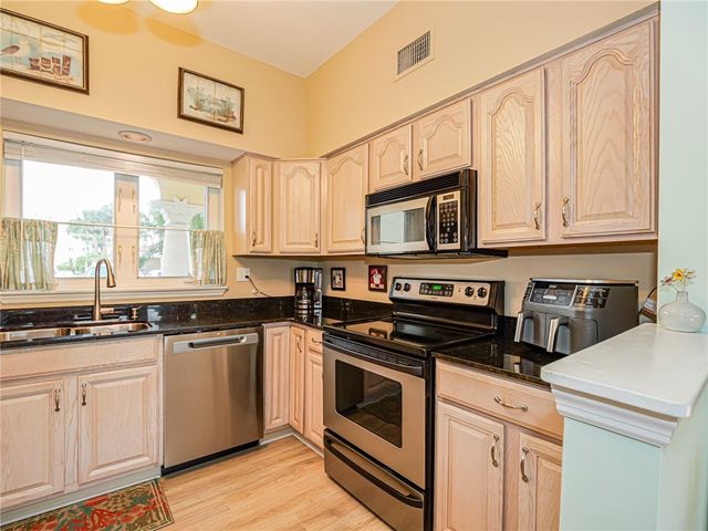 5075 HARMONY Circle 103, Vero Beach, FL 32967