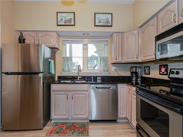 5075 HARMONY Circle 103, Vero Beach, FL 32967