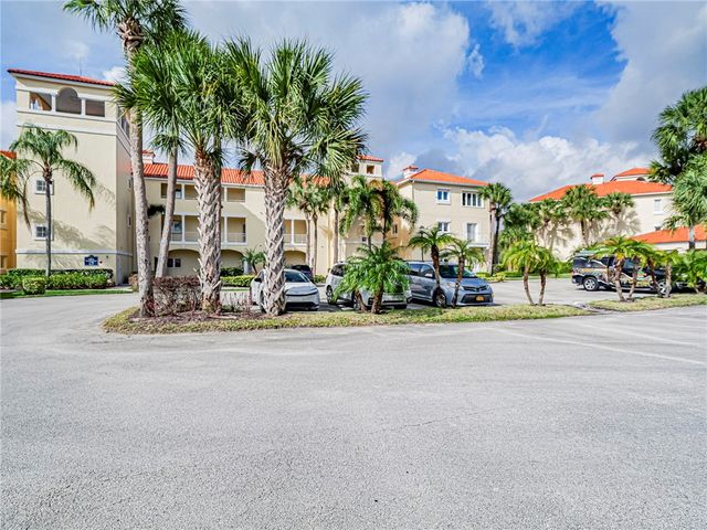 5075 HARMONY Circle 103, Vero Beach, FL 32967